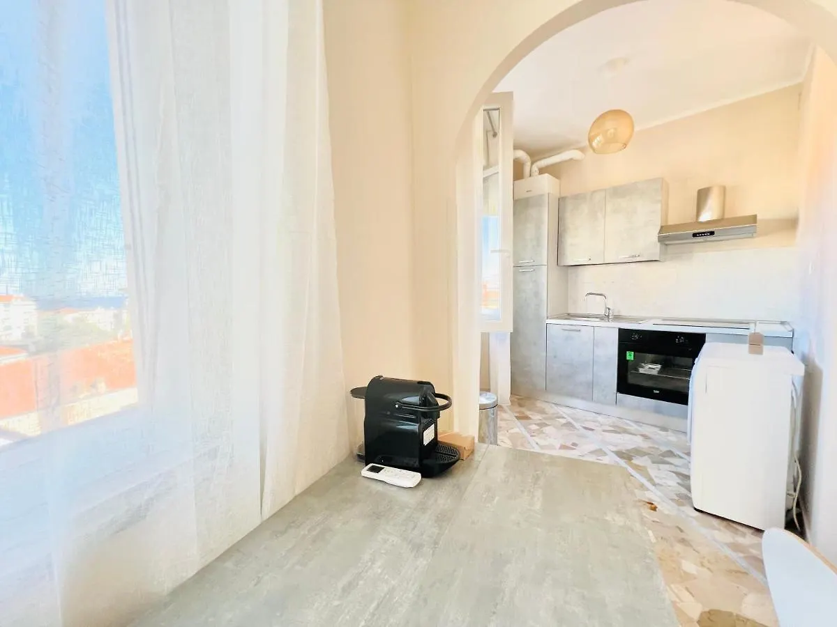Suite Astraldi - A 2 Minuti Dall'Ariston Sanremo 0*,